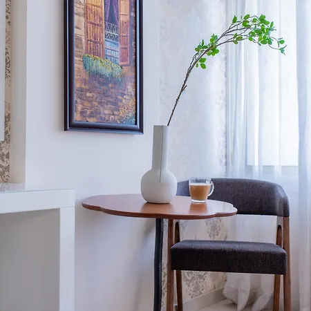 Finikoudes Gate アパート