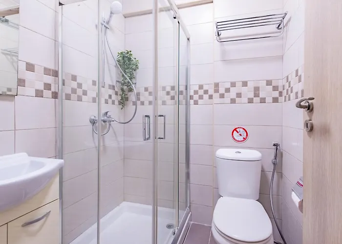 Daire Finikoudes Gate