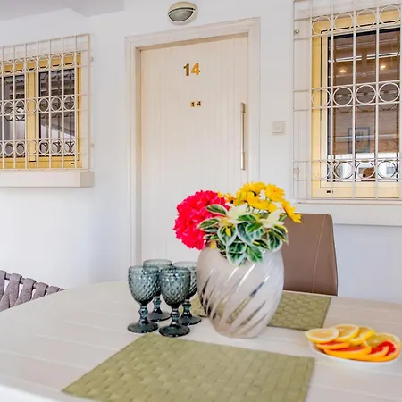 Finikoudes Gate Апартаменты *