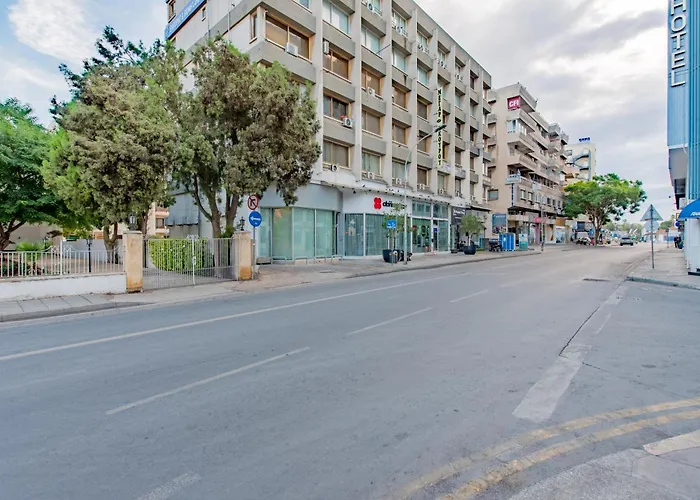 דירה Finikoudes Gate